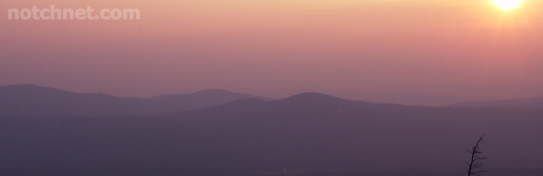 Easton Sunset
Easton Sunset seen fron atop Bald Knob at the northern end of Franconia Notch
Keywords: Franconia Notch sunset new hampshire