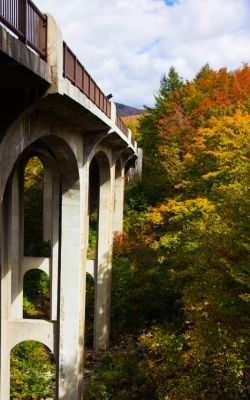 Hugh Gallen Memorial Bridge
Former Governor Hugh Gallen Memorial Bridge in Franconia Notch seen from below
