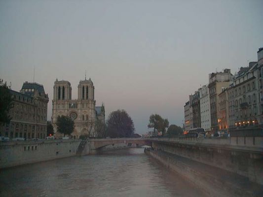 Notre Dame and the Seine River
Twilight scene on the Seine River
Keywords: paris france notre dame seine cathedral