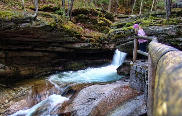 Sabbaday Falls
Popular brief hike off of the Kankamagus Highway
Keywords: waterfalls kankamagus sabbaday